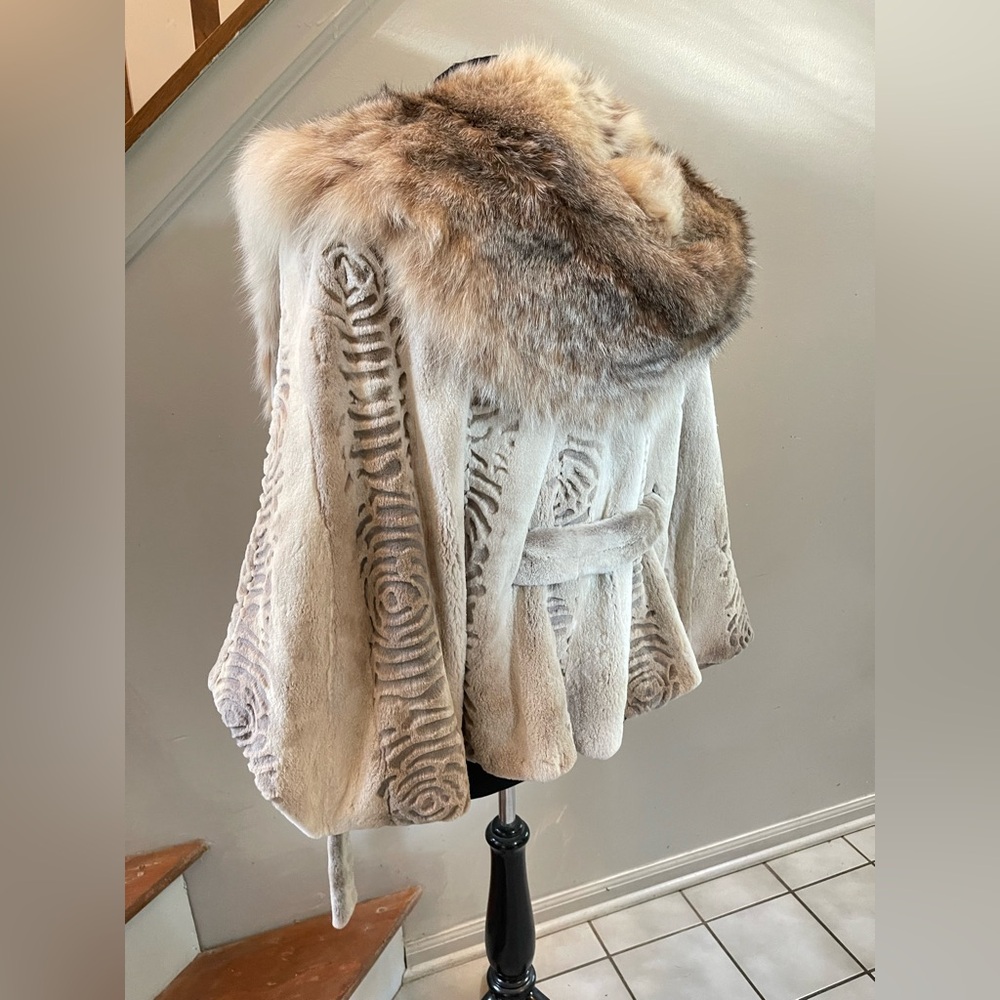 Luxurious Iceberg Laser Cut Perl Sheared Mink Fur Jacket/Cape Style Jacket NWT🏷️